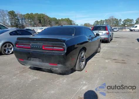 2022 Dodge Challenger R/T z USA, uszkodzony, nr VIN 2C3CDZBT1NH124962